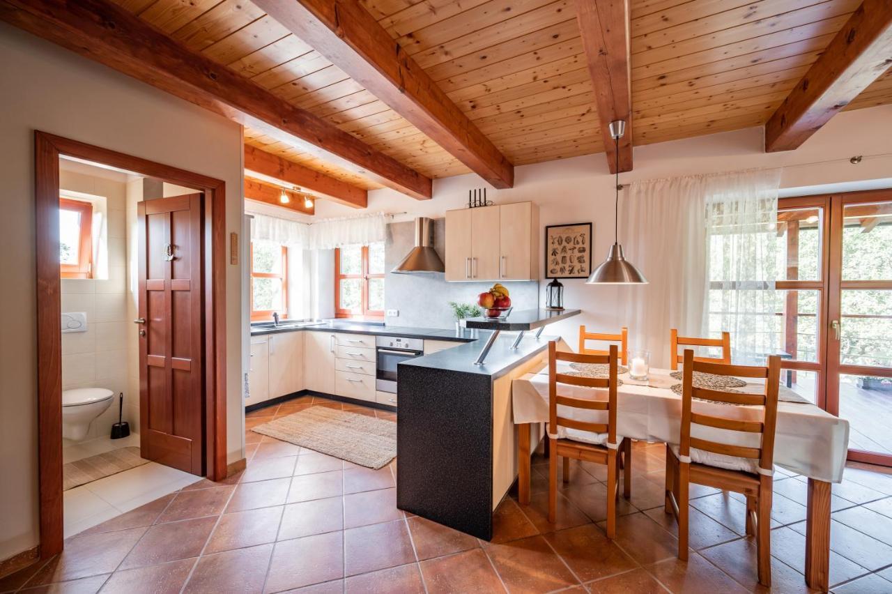 Chata Nad Lazenskym Udolim Luhačovice Exteriör bild