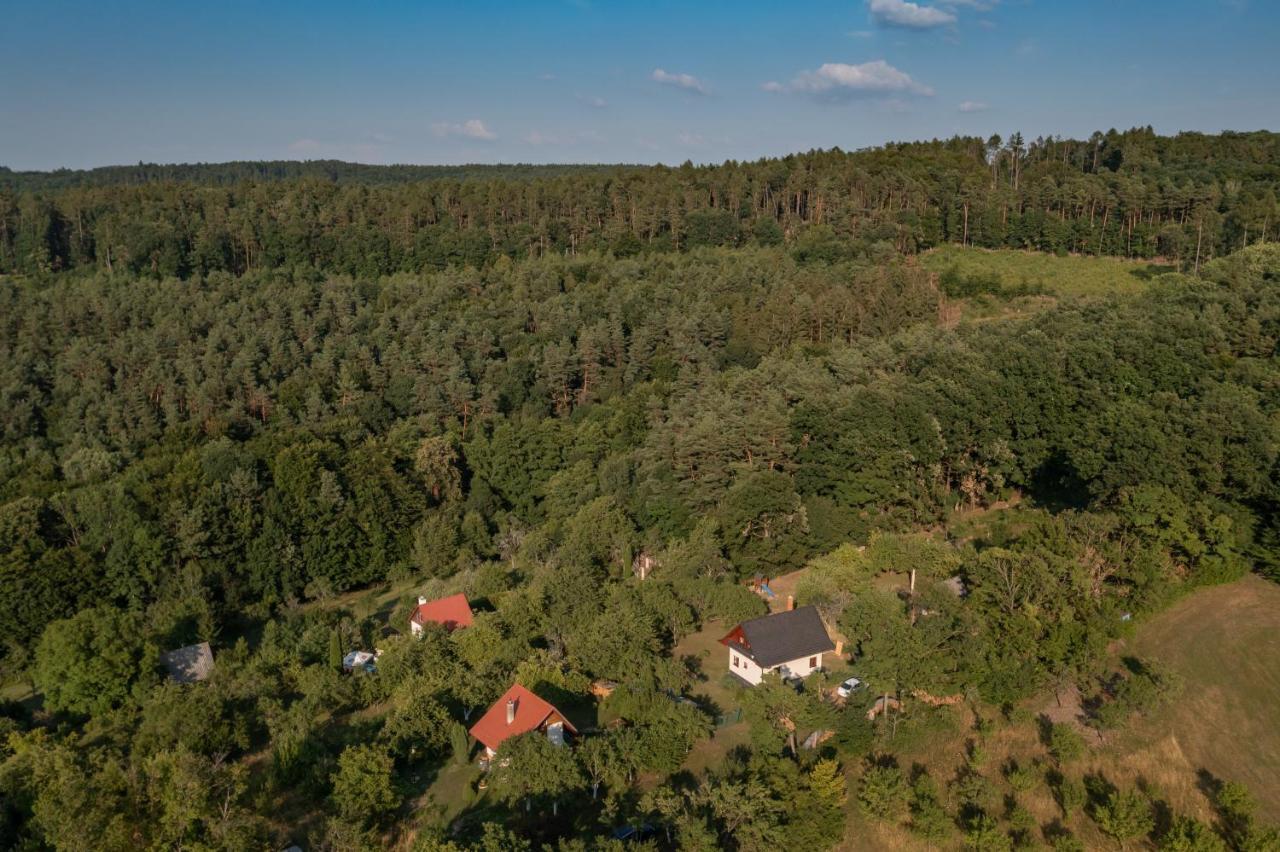 Chata Nad Lazenskym Udolim Luhačovice Exteriör bild