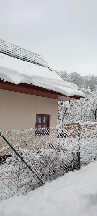 Chata Nad Lazenskym Udolim Luhačovice Exteriör bild