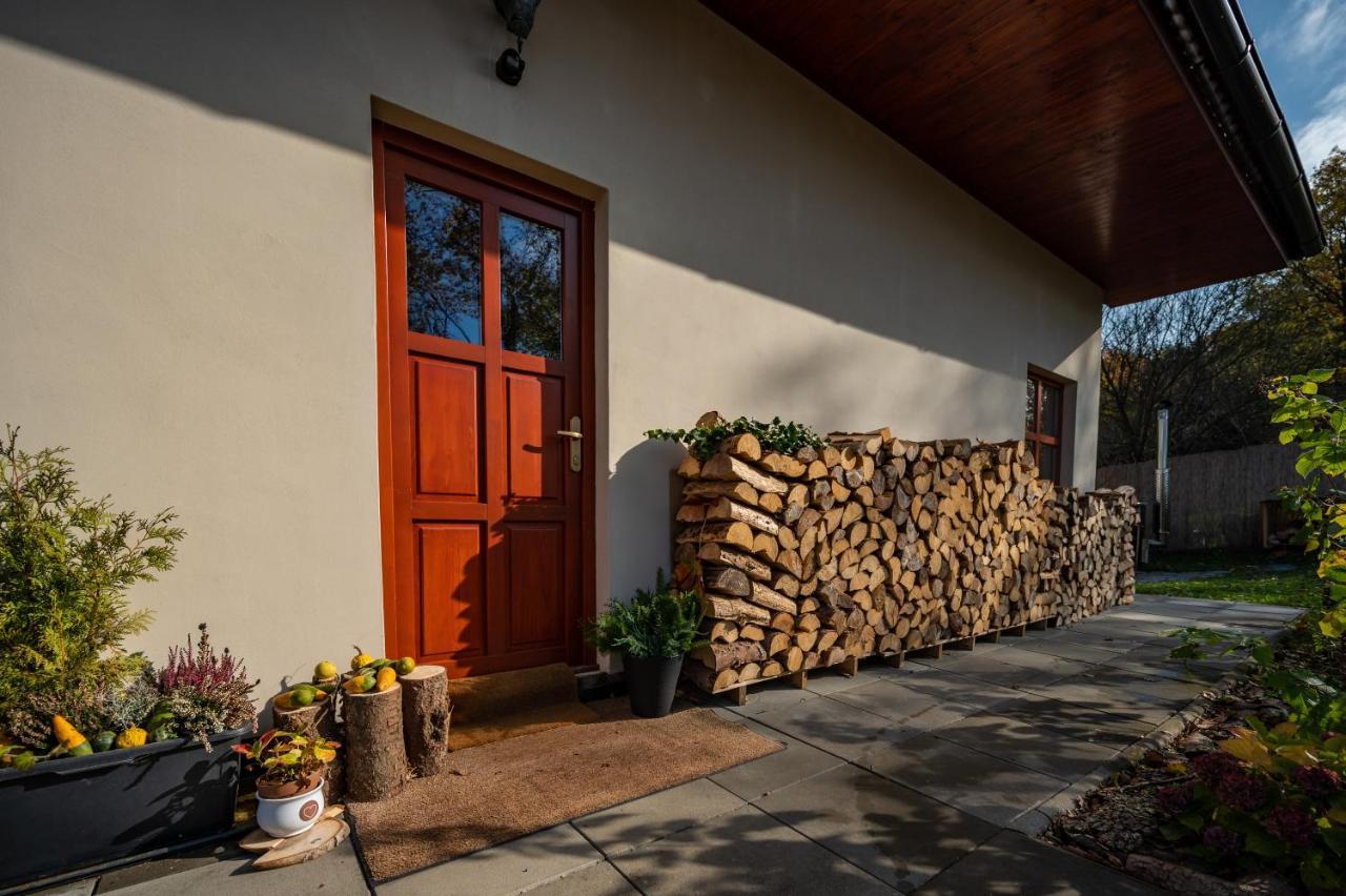 Chata Nad Lazenskym Udolim Luhačovice Exteriör bild